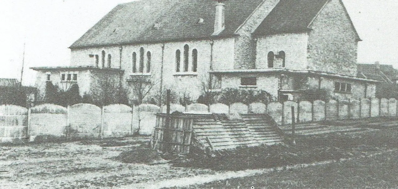 Achterzicht van de kerk Onze-Lieve-Vrouw van Zeven Smarten vanuit het westen (1929).