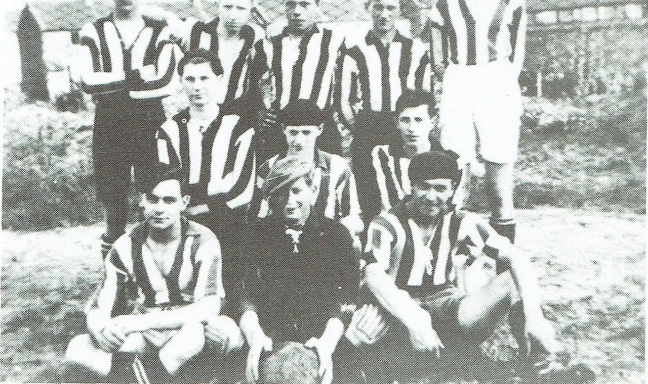 De junioren van Dieghem-Sportif in 1931-32.
