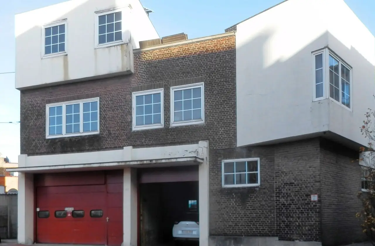 Het Kubistisch Huis vandaag.