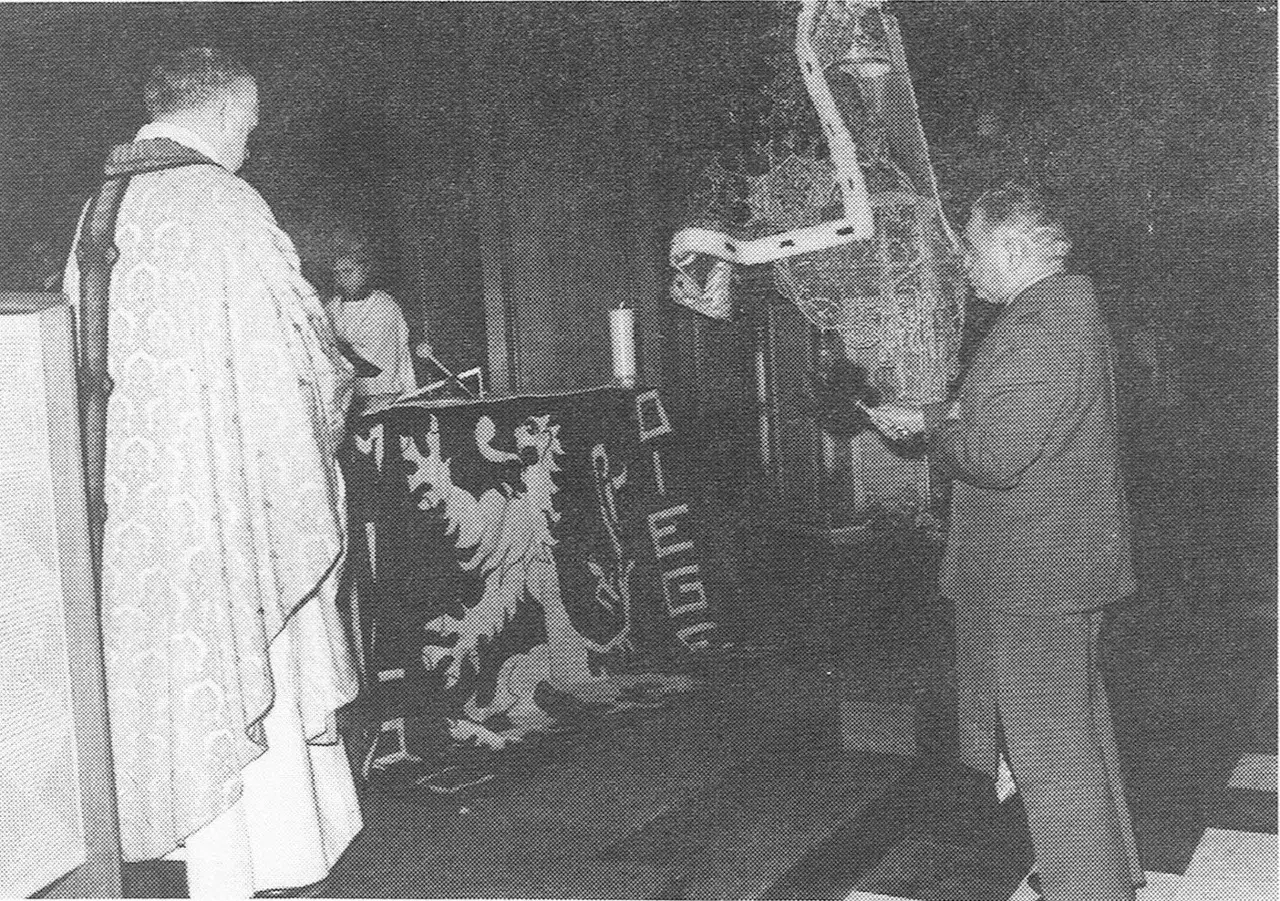 Fahnenweihe zum zwanzigjährigen Bestehen von Milac (1977).