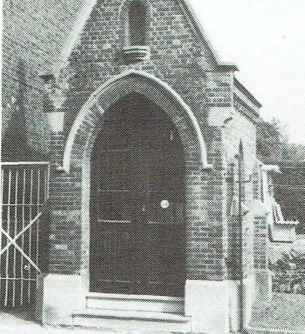 De kapel van het Kindje Jezus van Praag (1912) in de Broekstraat.