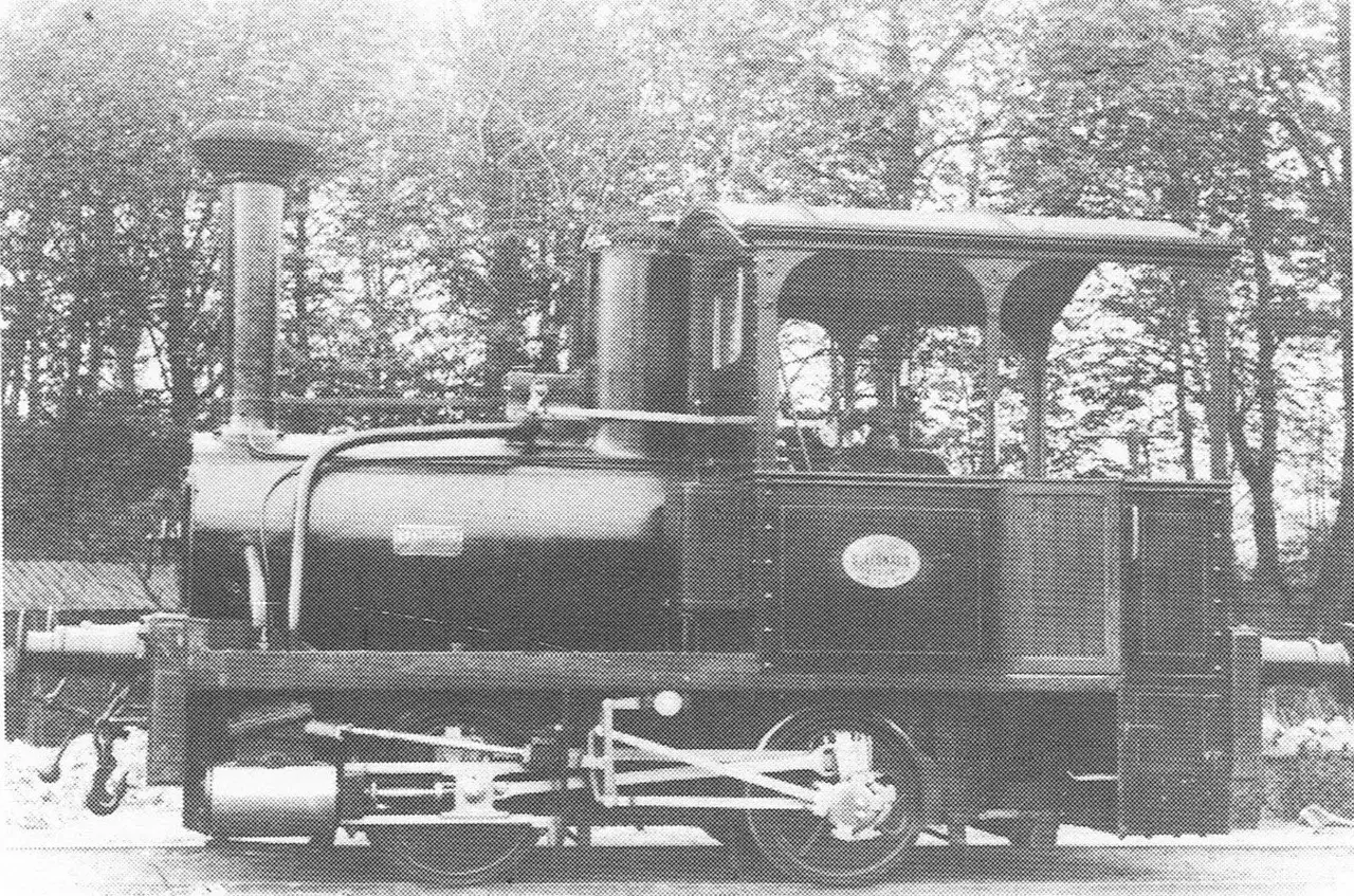 De eerste eigen locomotief van de fabriek.