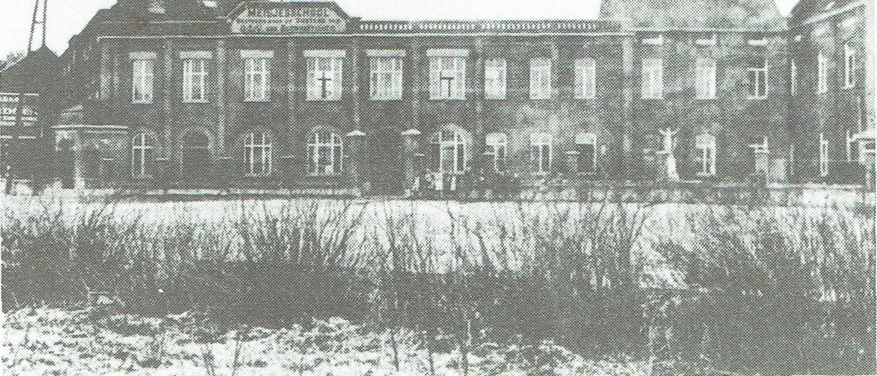 Die freie Mädchenschule im Zentrum um 1950.