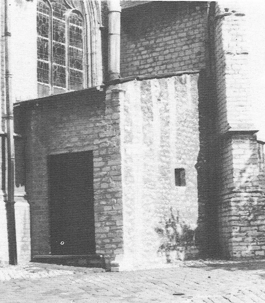 Het weinig sierlijke ‘kippenhok’ aan de zuidkant (1775).