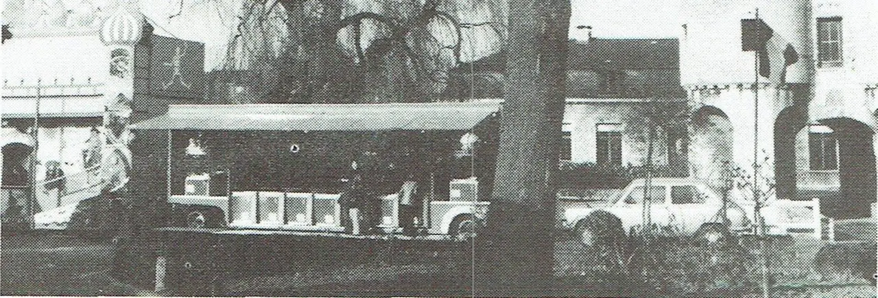 De paaskermis van 1973, in de schaduw van de kasteeltorens.