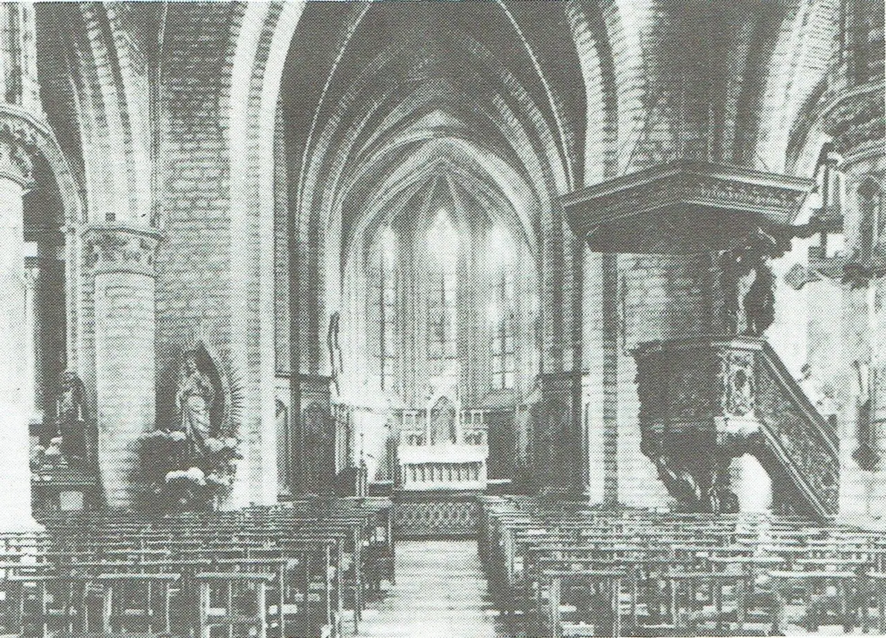 Mittelschiff und Hochchor vor den liturgischen Erneuerungen.