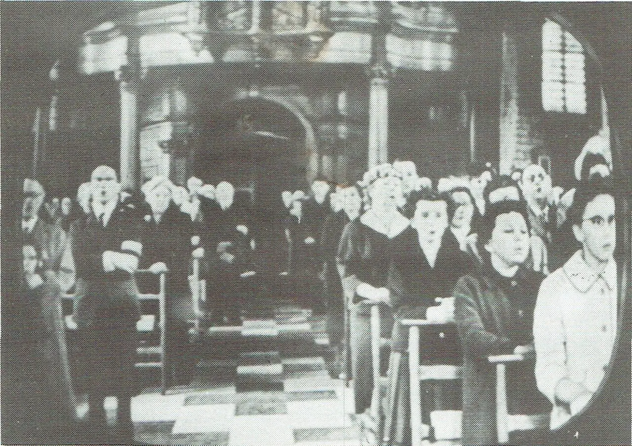 Eine Fernsehmesse in der Kirche am 9. April 1961.