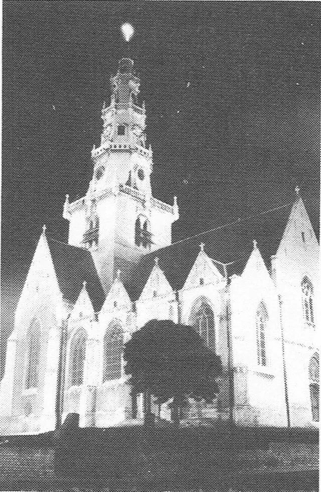 Nachtbeleuchtung seit 1972 (Foto Louis Jacobs).