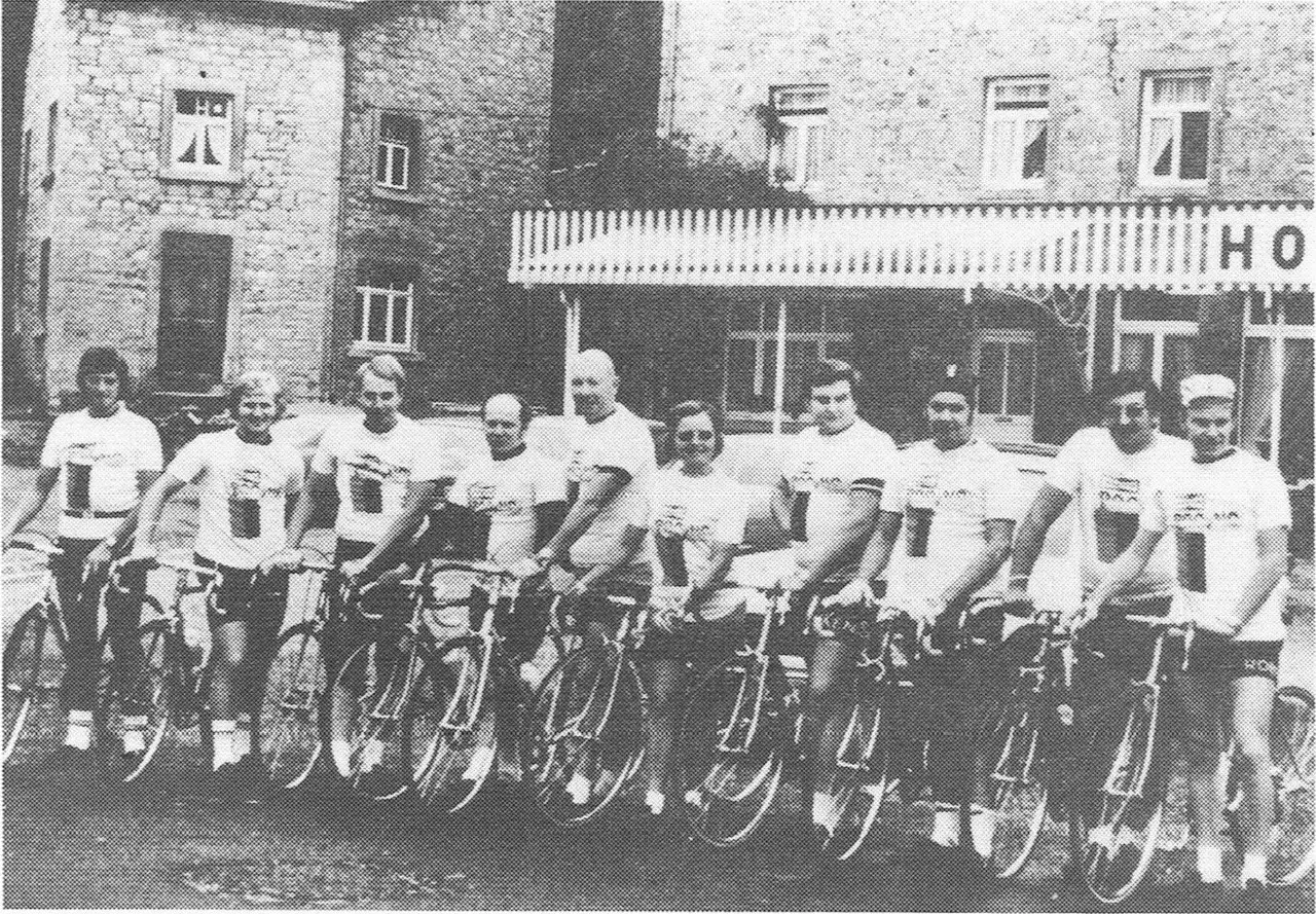 De Diegemse Fietsklub op haar eerste vierdaagse in Durbuy (juni 1977).
