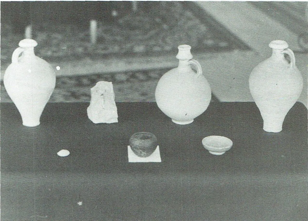 Objets gallo-romains (IIe siècle apr. J.-C.), mis au jour par Karel De Kempeneer (1948).